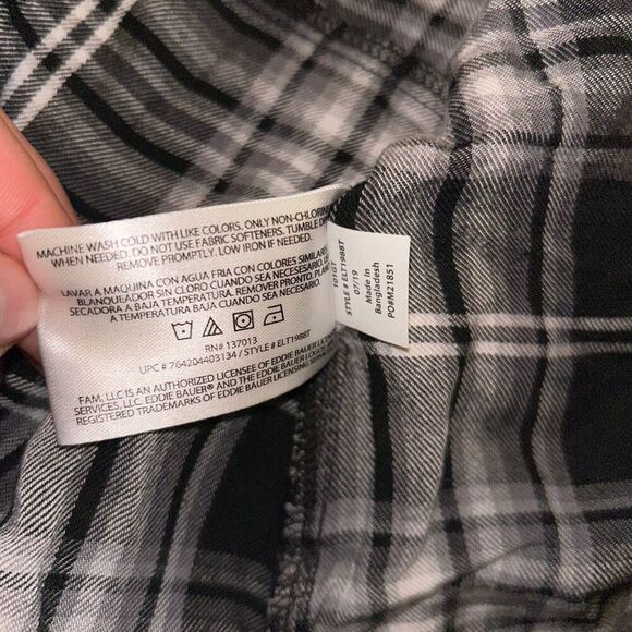 Eddie Bauer Button Up Flannel Small - Picture 10 of 10